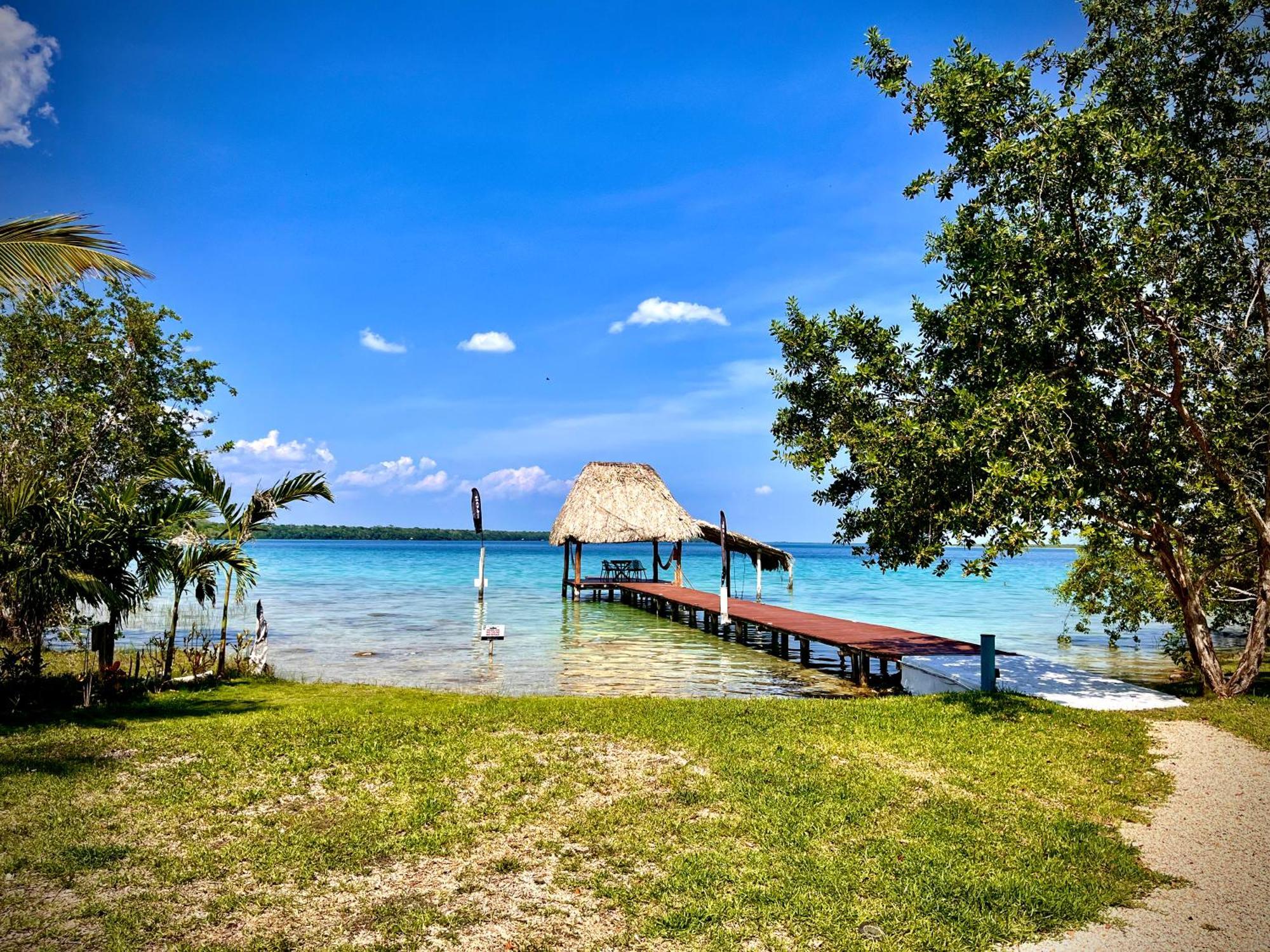 Cabana Con Muelle Privado En La Laguna De 巴卡拉尔 外观 照片