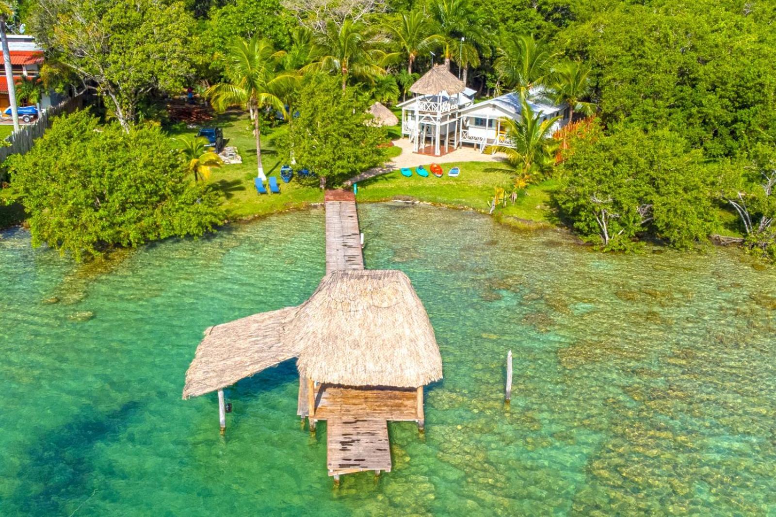 Cabana Con Muelle Privado En La Laguna De 巴卡拉尔 外观 照片